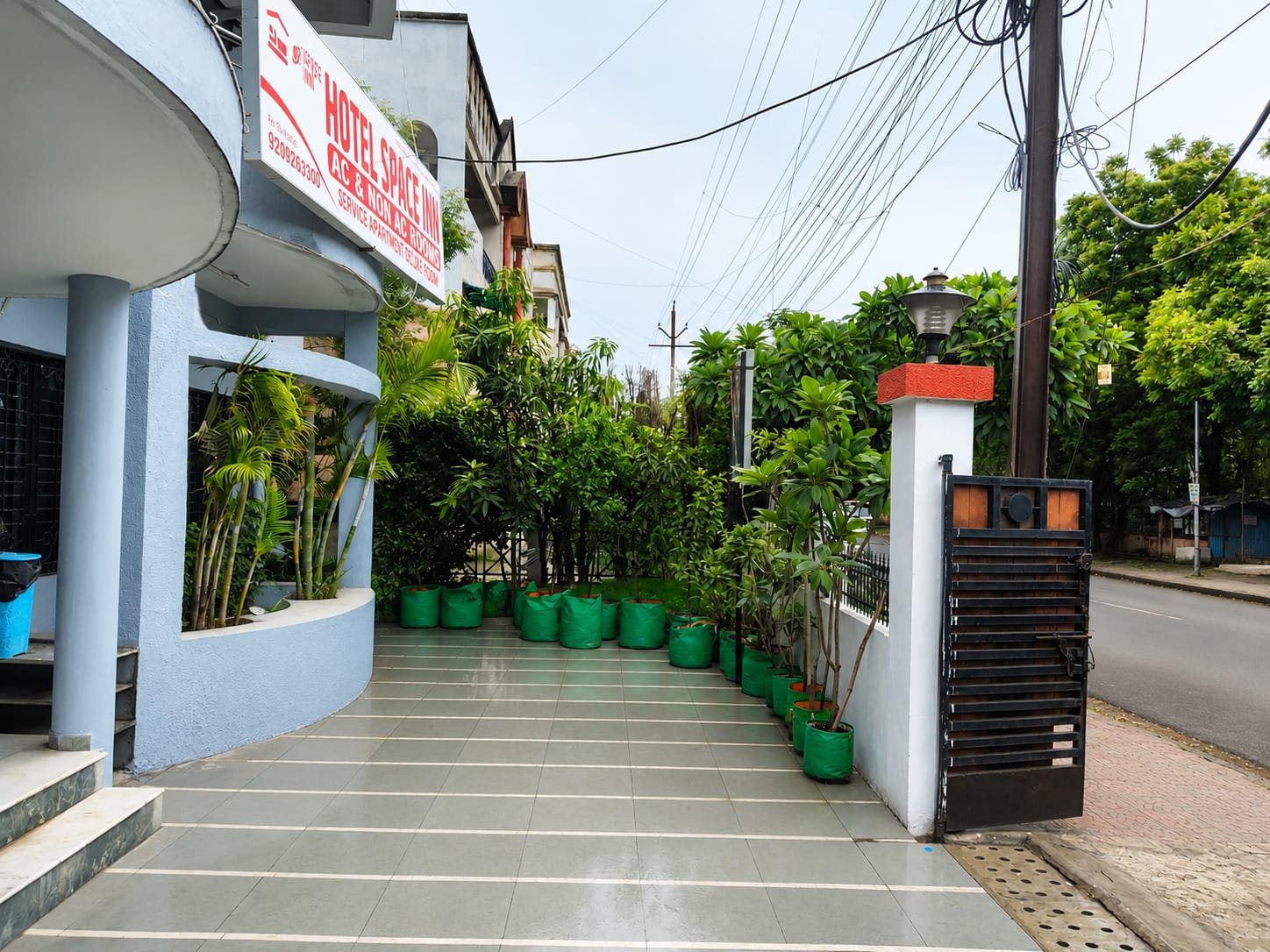 On-site parking at Hotel Space Inn